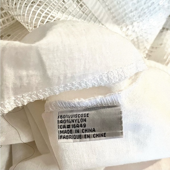 NWOT/La Madona sequin mesh  3/4 button sleeve, floral design in white 🤍🤍🤍 - Picture 10 of 10